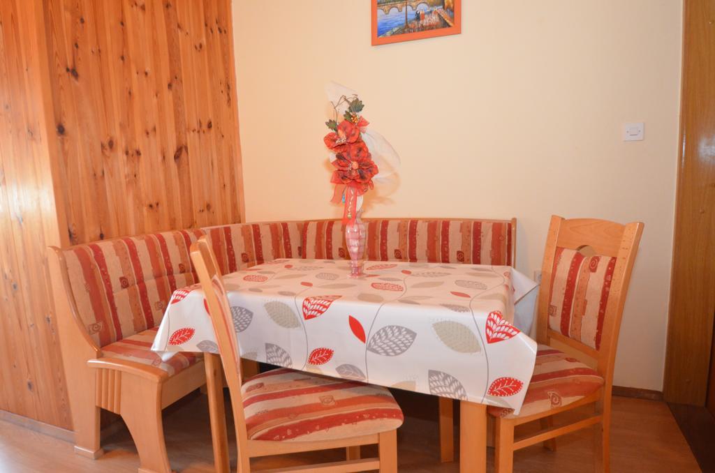 Apartments Europa Starigrad Paklenica Zimmer foto