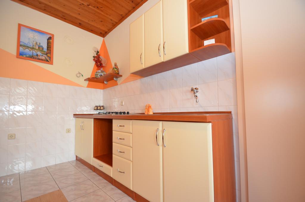 Apartments Europa Starigrad Paklenica Zimmer foto