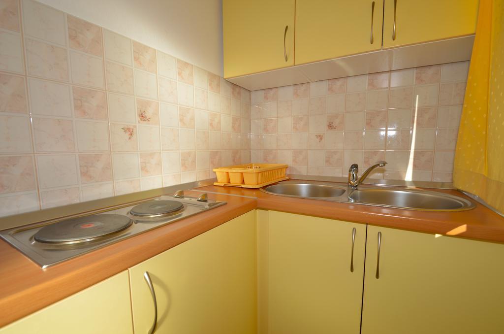 Apartments Europa Starigrad Paklenica Zimmer foto