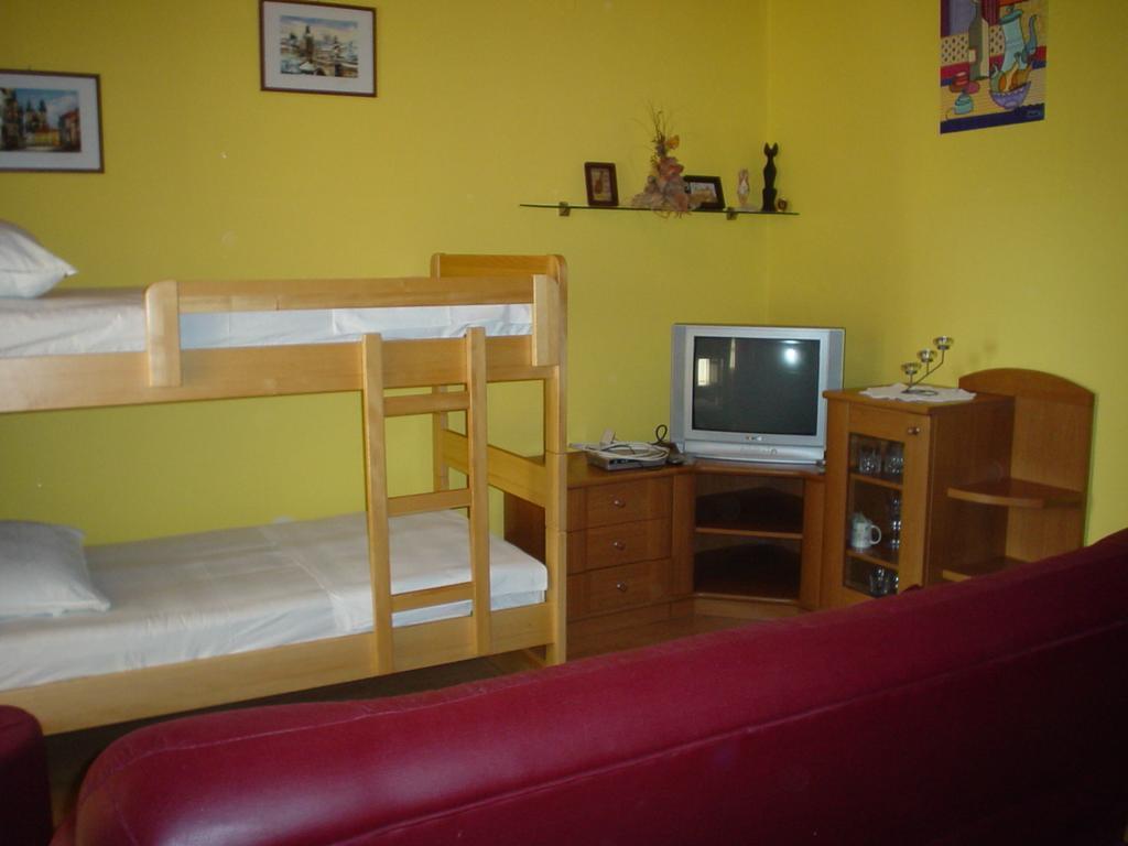 Apartments Europa Starigrad Paklenica Zimmer foto